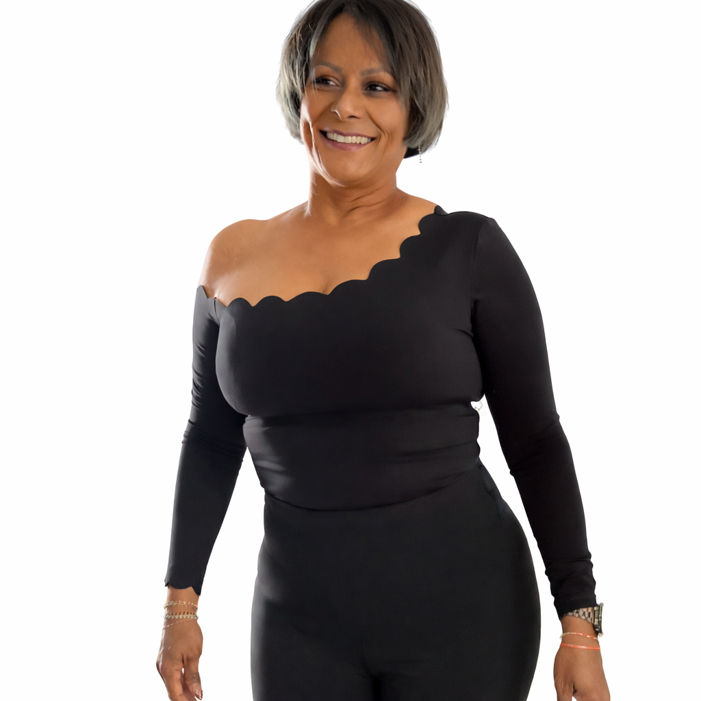 Elena Long Sleeve Sport Bra in Black