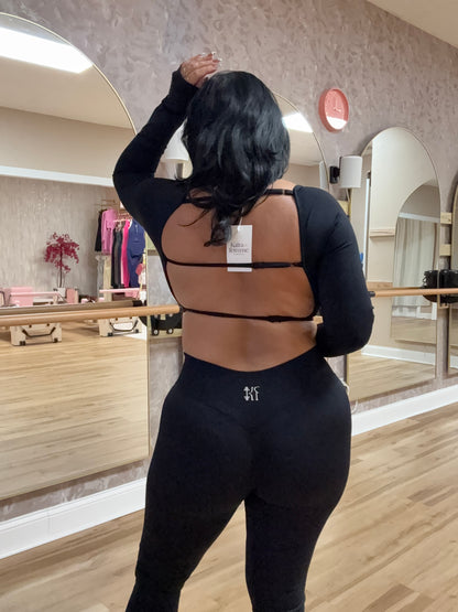 Evelyn Divine - Long Sleeve Black